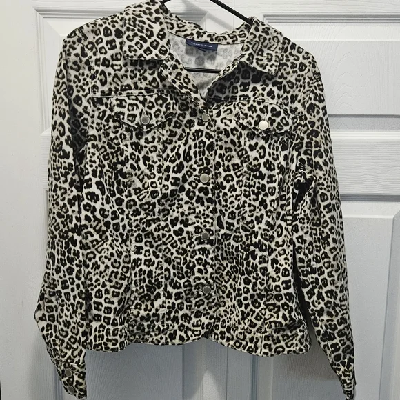 Charter Club Denim Jacket w/leopard print. - Picture 4 of 11